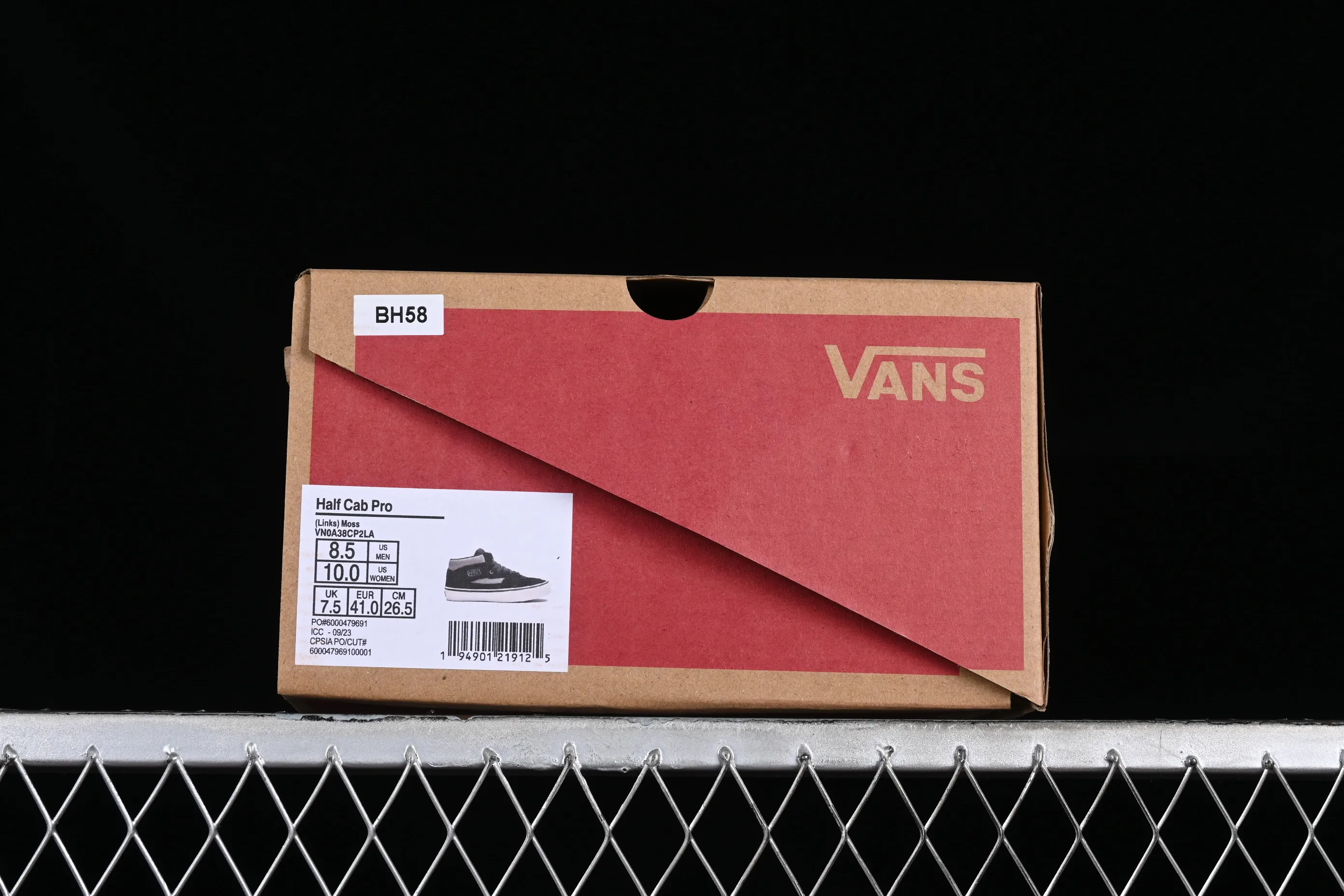 All Categories Vans Vans Series Vans Mid Vans China Vans Half Cab Pro Links Black Gray Vans Official Retro Casual Simple Versatile Skateboard Shoes VN0A38CP2LA